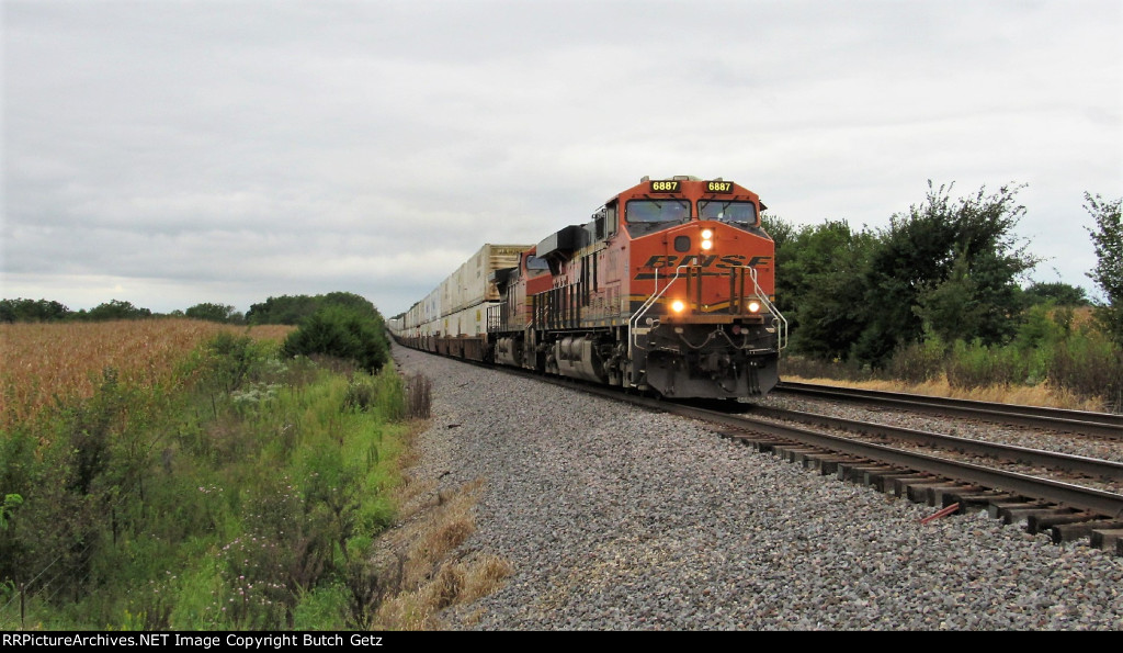 BNSF 6887